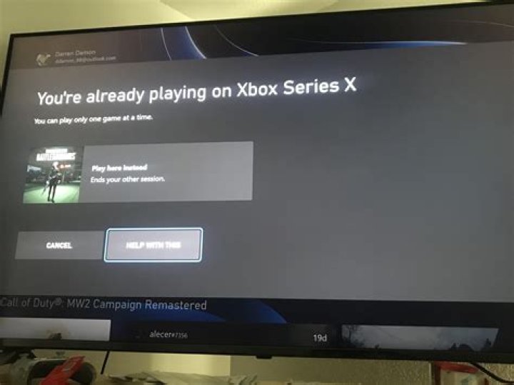 2 Xbox Live accounts signed into 1 console?
