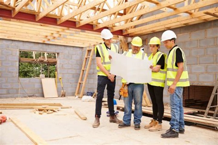 Do I need a free builder in order to build a Builder's Hut?