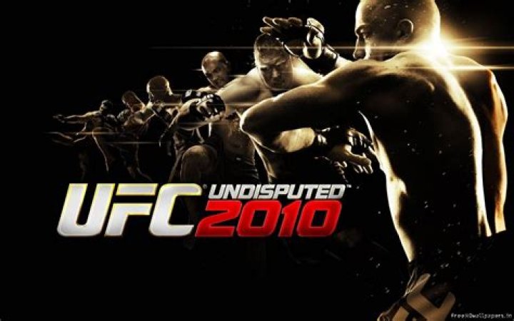 How do you effectively submit an opponent in UFC Undisputed 2010?