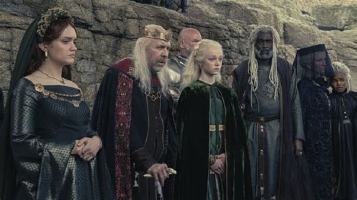 How to keep the wedding betrothal to Elaena Glenmore in episode 2 of Game of Throne?