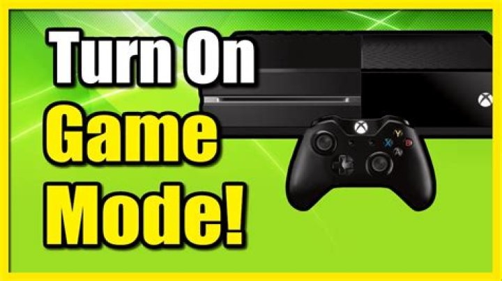 How to set someone into spectator mode on Xbox One?