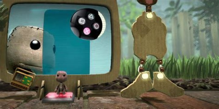 Is there a way to enable unlimited life in Little Big Planet?