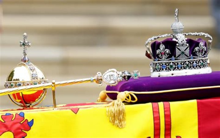 Victoria 2 Presidential Dictatorship to Monarchy